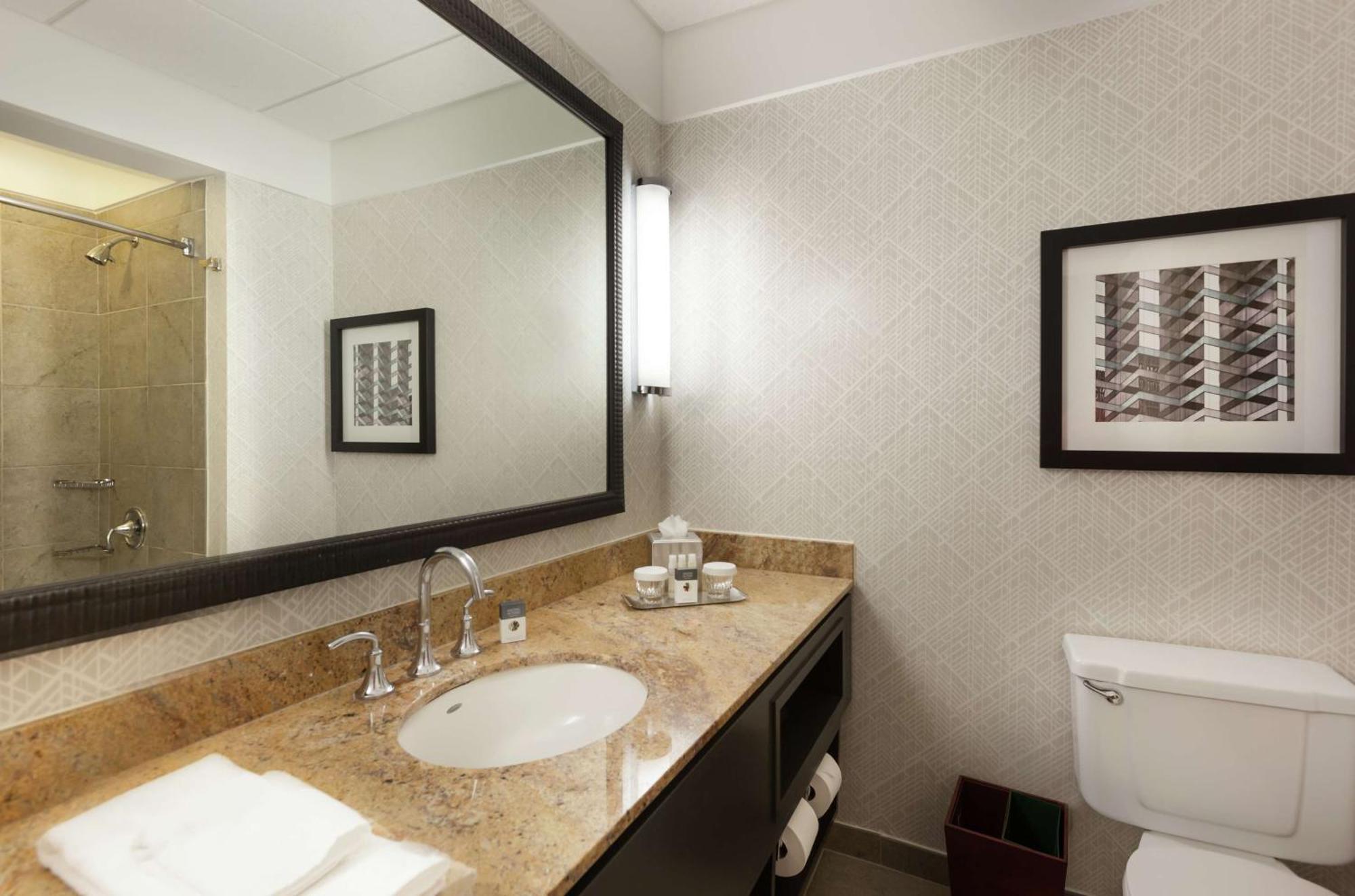 Doubletree By Hilton Hotel & Suites Houston By The Galleria Exterior foto