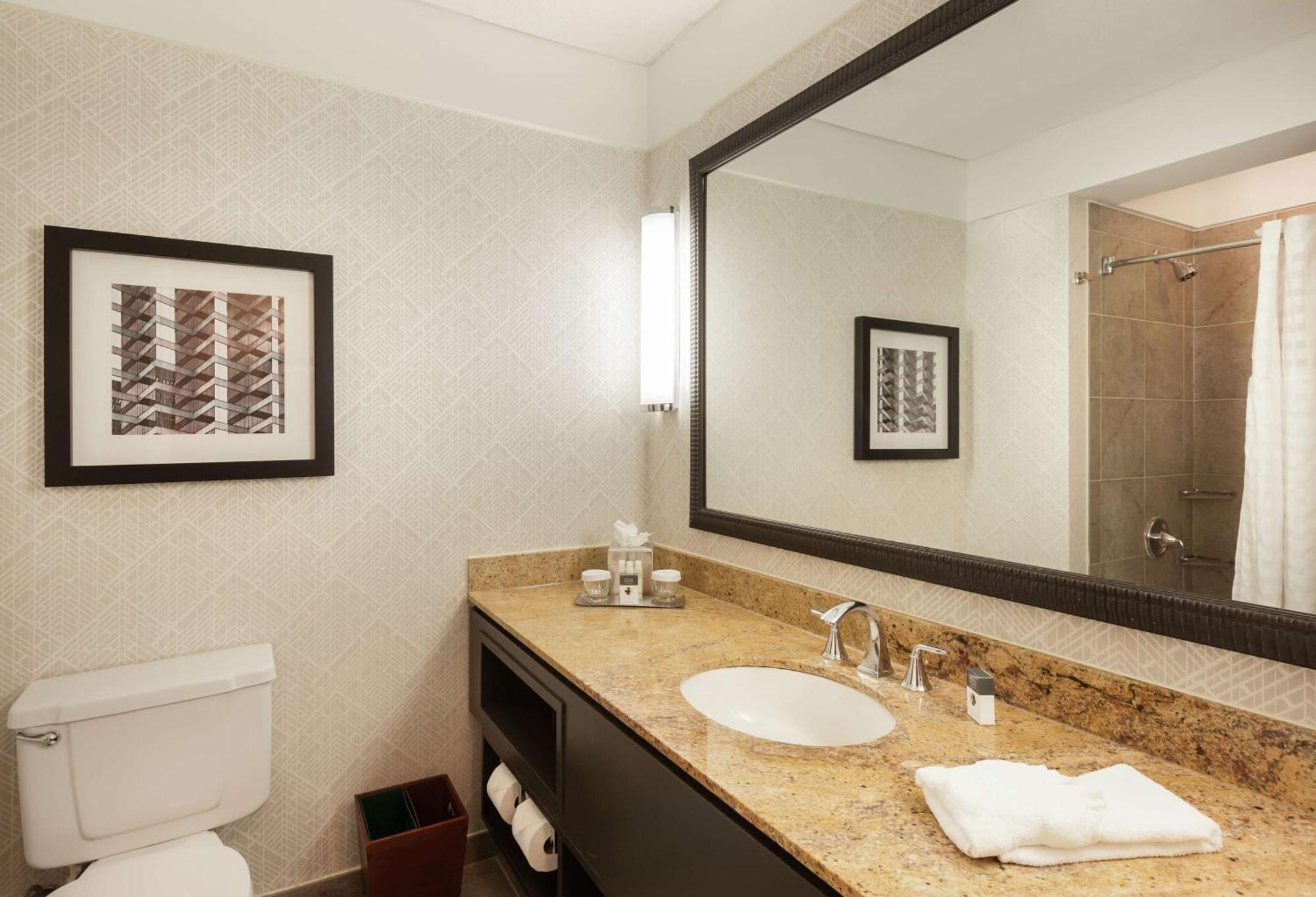 Doubletree By Hilton Hotel & Suites Houston By The Galleria Exterior foto